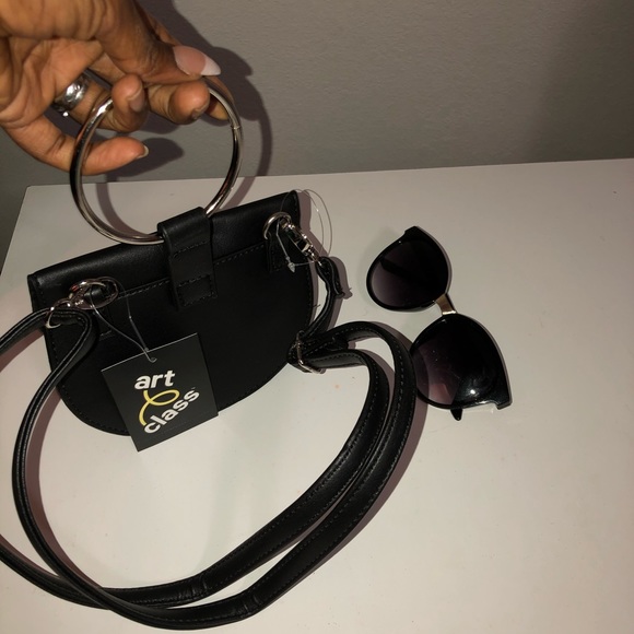 Purse - Picture 2 of 13